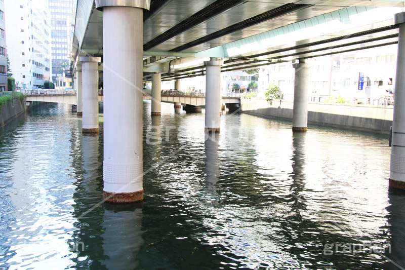 日本橋川,日本橋,川,かわ,河川,橋,高架,高架下,中央区,首都高速道路,首都高,首都高速,一級河川,橋脚,river,水面