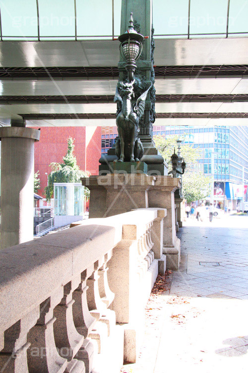 日本橋-麒麟像,麒麟像,きりん,羽,翼,銅像,モニュメント,monument,凛々,神妙,守護神,四霊獣,平和,日本橋,日本橋川,橋,中央区,国道,bridge,concrete,歴史,日本,始点,コンクリート,徳川家康,浮世絵,石造,東京,首都,首都高速,首都高,高架,高架下,重要文化財,文化財,交差点,japan,五街道,街道