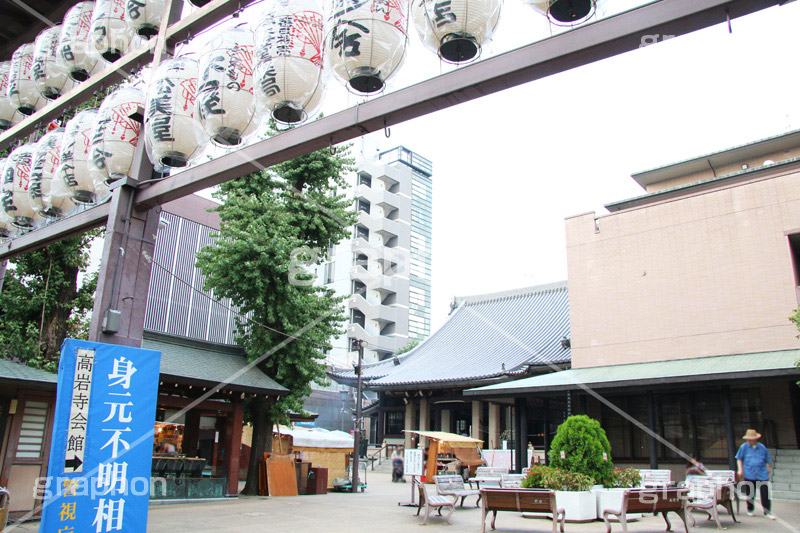高岩寺,巣鴨,すがも,地蔵,とげぬき地蔵,商店街,巣鴨地蔵通り商店街,豊島区,おばあちゃんの原宿,お年寄り,高齢者,シニア,高齢者,シルバー,入口,入り口,参拝,お参り,寺院,病気,治癒,利益,shopping,ショッピング,買い物,敬老,老人