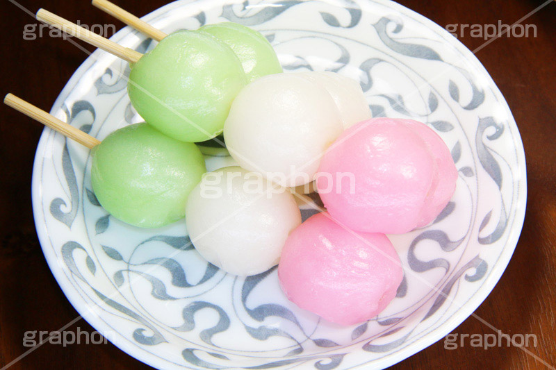 三色団子,三色,串団子,だんご,団子,お菓子,菓子,和菓子,お茶請け,スイーツ,和,和風,串,くし,デザート,おやつ,甘味,花見,お花見,花より団子,春,茶会,sweet,dessert,japan