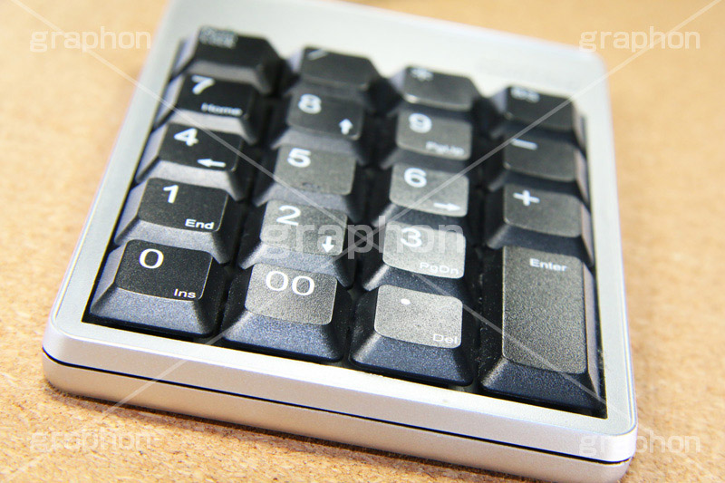 テンキー,キーボード,tenkey,keyboard,押す,パソコン,personal computer,PC,computer,コンピューター,数字,電卓,計算,デジタル,ガジェット,digital,gadget
