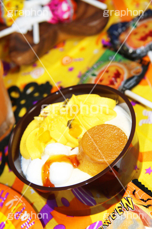 パンプキンプディング,プリン,プディング,プリン,スイーツ,クリーム,ハロウィンパーティー,ハロウィン,ハロウィーン,はろうぃん,パーティー,Halloween,party,お菓子,菓子,こども,子供,キッズ,ジャックオーランタン,ランタン,かぼちゃ,カボチャ,南瓜,ランタン,イベント,秋,kids,パンプキン,pumpkin,行事