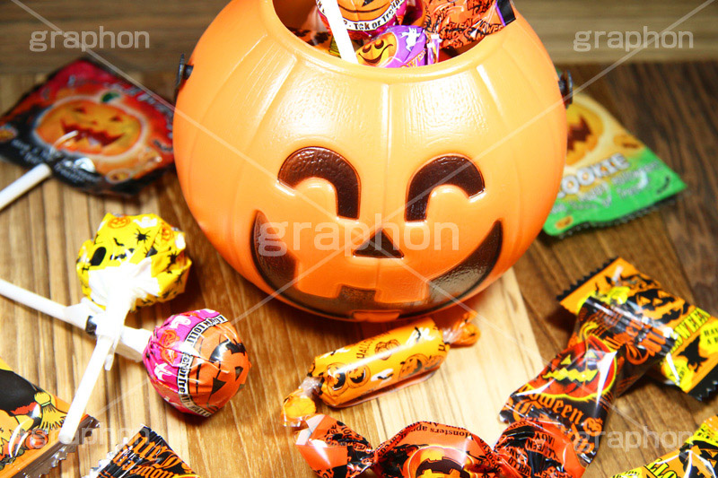 ハロウィンのお菓子,あめ,飴,キャンディー,candy,ハロウィンパーティー,ハロウィン,ハロウィーン,はろうぃん,パーティー,Halloween,party,お菓子,菓子,こども,子供,キッズ,ジャックオーランタン,ランタン,かぼちゃ,カボチャ,南瓜,ランタン,オーナメント,飾り,イベント,どくろ,ドクロ,スイーツ,秋,グルメ,ornament,kids,パンプキン,pumpkin,行事,トリックオアトリート
