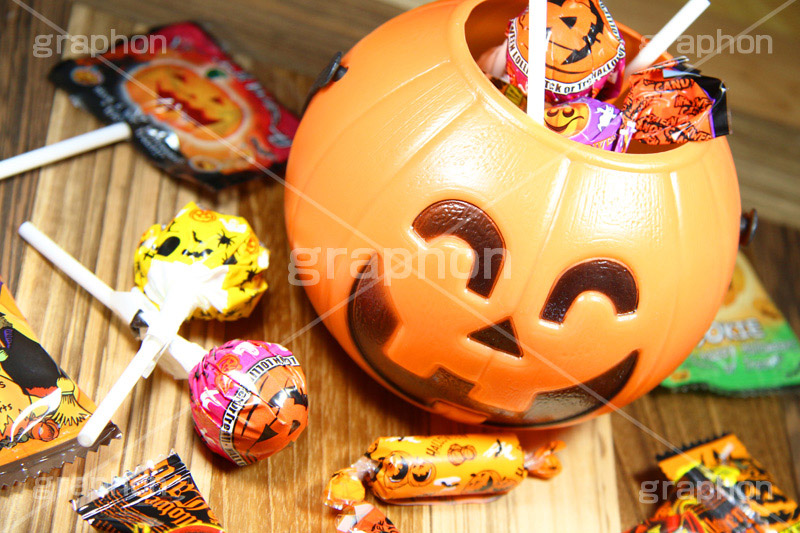 ハロウィンのお菓子,あめ,飴,キャンディー,candy,ハロウィンパーティー,ハロウィン,ハロウィーン,はろうぃん,パーティー,Halloween,party,お菓子,菓子,こども,子供,キッズ,ジャックオーランタン,ランタン,かぼちゃ,カボチャ,南瓜,ランタン,オーナメント,飾り,イベント,どくろ,ドクロ,スイーツ,秋,グルメ,ornament,kids,パンプキン,pumpkin,行事,トリックオアトリート