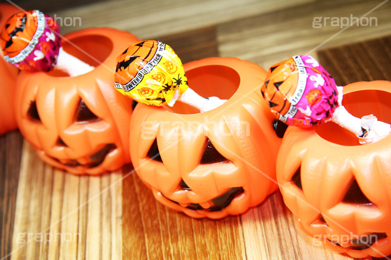 ハロウィンのお菓子,あめ,飴,キャンディー,candy,ハロウィンパーティー,ハロウィン,ハロウィーン,はろうぃん,パーティー,Halloween,party,お菓子,菓子,こども,子供,キッズ,ジャックオーランタン,ランタン,かぼちゃ,カボチャ,南瓜,ランタン,オーナメント,飾り,イベント,どくろ,ドクロ,スイーツ,秋,グルメ,ornament,kids,パンプキン,pumpkin,行事,トリックオアトリート