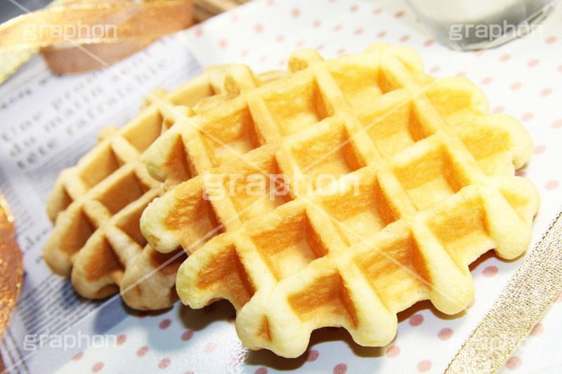 ワッフル,焼き,甘い,デザート,スイーツ,おやつ,カフェ,バター,キャラメル,プレーン,ブレックファースト,朝食,菓子,お菓子,焼き菓子,焼菓子,waffle,cake,dessert,sweet,cafe,butter,caramel,morning,breakfast