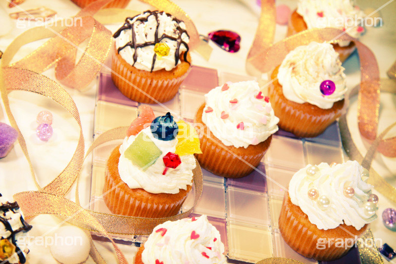 カップケーキ,ケーキ,かわいい,可愛い,カワイイ,トイカメラ撮影,トイカメラ,ヴィンテージ,ビンテージ,レトロ,お洒落,おしゃれ,オシャレ,味わい,トンネル効果,イベント,おもちゃ,cake,sweet,茶会,プリ画