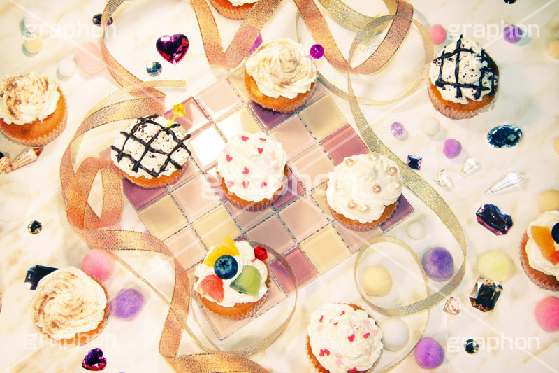 カップケーキ,ケーキ,かわいい,可愛い,カワイイ,トイカメラ撮影,トイカメラ,ヴィンテージ,ビンテージ,レトロ,お洒落,おしゃれ,オシャレ,味わい,トンネル効果,イベント,おもちゃ,cake,sweet,茶会,プリ画