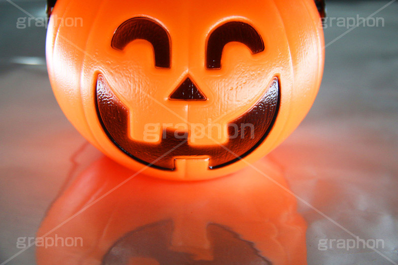怪しく光るジャックオーランタン,怪しい,光る,闇,ジャックオーランタン,ハロウィン,はろうぃん,ハロウィーン,Halloween,lantern,かぼちゃ,カボチャ,南瓜,ランタン,イベント,秋,オーナメント,ornament,kids,パンプキン,pumpkin,行事