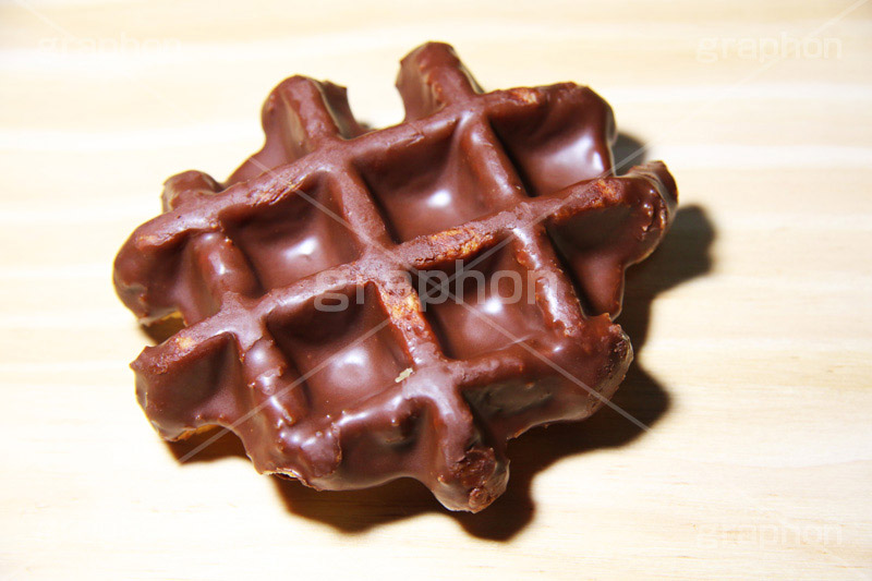 チョコレートワッフル,チョコレート,チョコ,コーティング,ワッフル,焼き,甘い,デザート,スイーツ,おやつ,カフェ,バター,chocolate,waffle,cake,dessert,sweet,cafe,butter