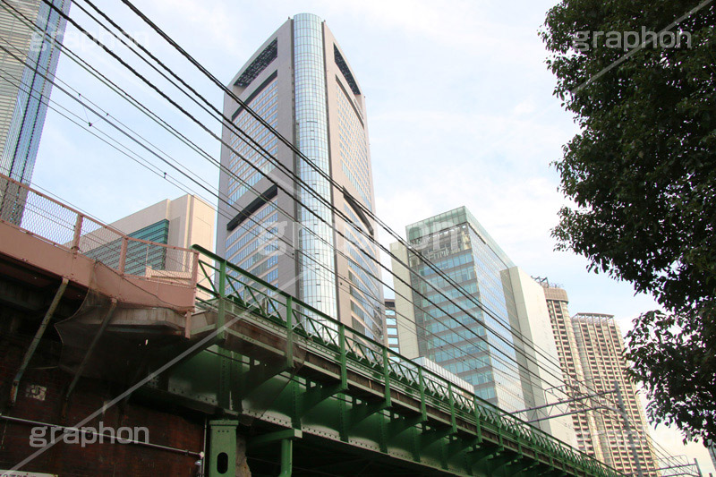 新橋駅の高架下,電車,高架下,ガード下,新橋駅,新橋駅前,新橋,港区,駅前,駅