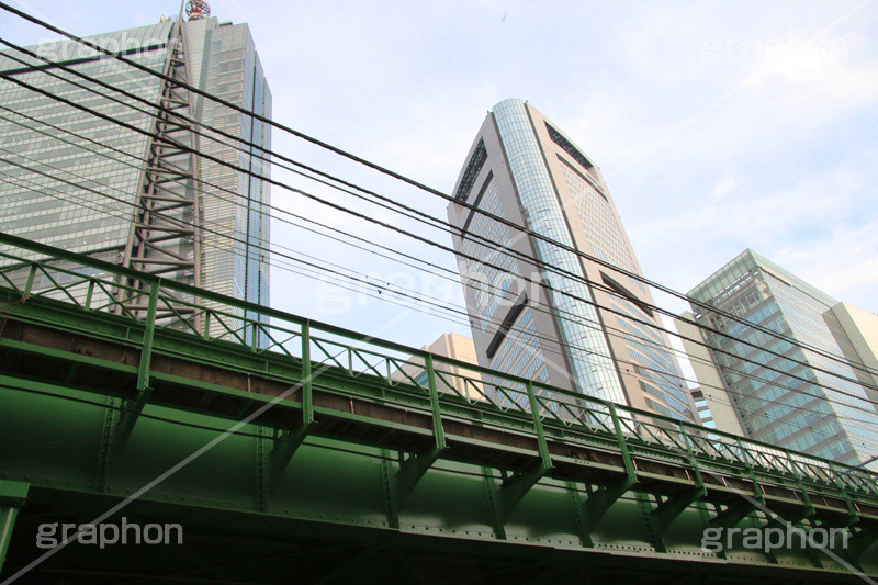 新橋駅の高架下,電車,高架下,ガード下,新橋駅,新橋駅前,新橋,港区,駅前,駅