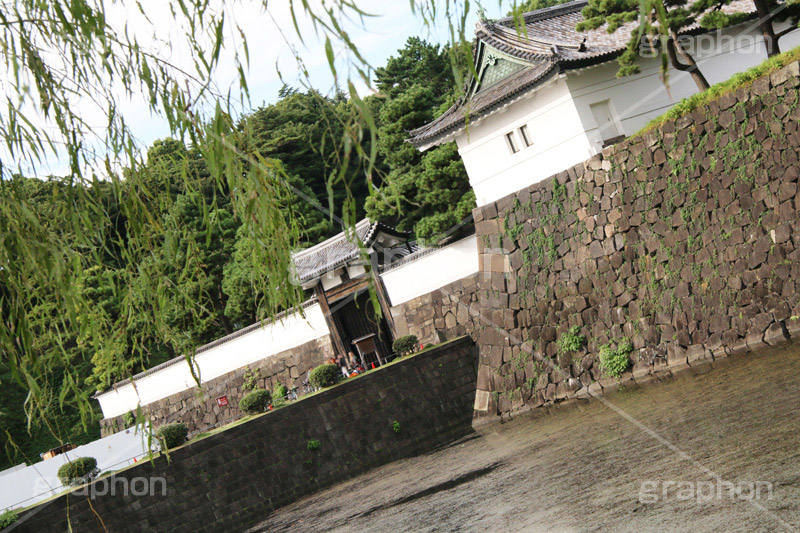桜田門,門,入口,入り口,橋,皇居,天皇,宮殿,東京,千代田区,大手町,お堀,溜池,江戸城,内堀,堀,重要文化財,japan,tokyo,城外,守備,守る,木戸,高麗門
