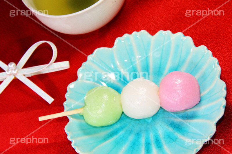 花より団子,三色団子,三色,串団子,だんご,団子,お菓子,菓子,和菓子,お茶,お茶請け,スイーツ,sweet,dessert,japan,和,和風,お茶,緑茶,串,くし,デザート,おやつ,甘味,花見,お花見,春,茶会