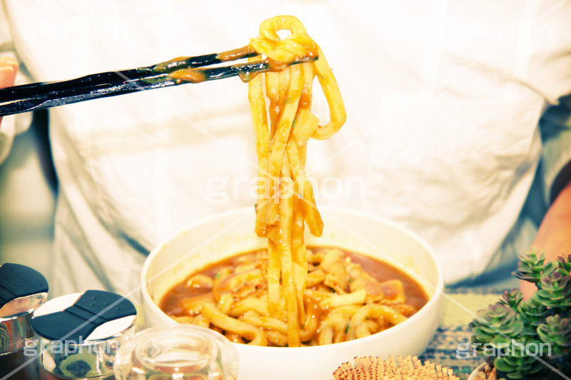 カレーうどん(ヴィンテージ),和食,トイカメラ撮影,トイカメラ,ヴィンテージ,ビンテージ,レトロ,お洒落,おしゃれ,オシャレ,味わい,トンネル効果,japan
