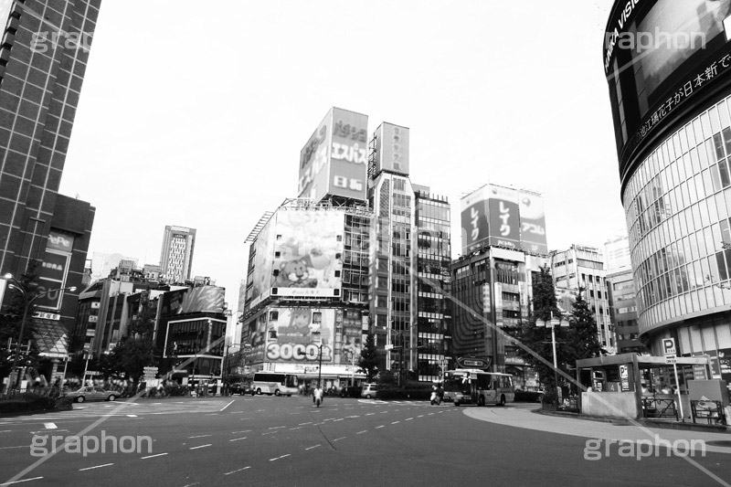 西武新宿(モノクロ),モノクロ,白黒,しろくろ,モノクローム,単色画,単彩画,単色