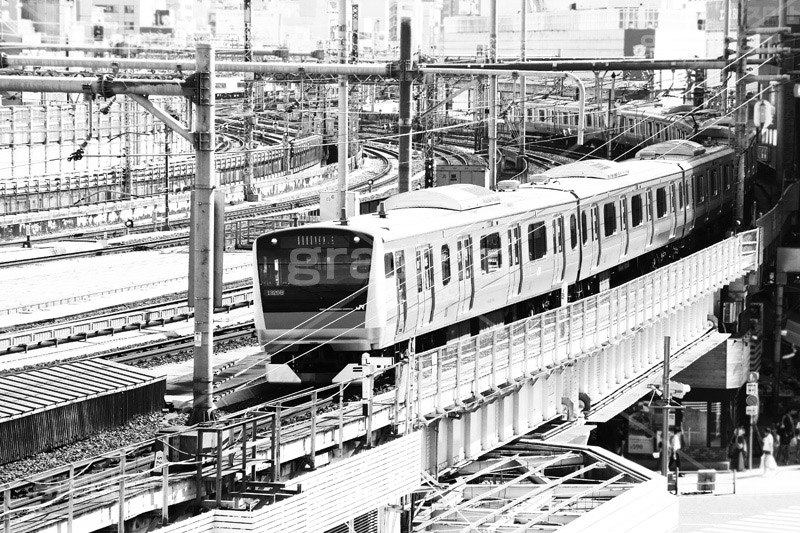 日暮里駅(モノクロ),モノクロ,白黒,しろくろ,モノクローム,単色画,単彩画,単色