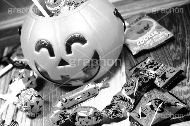 ハロウィンお菓子(モノクロ),モノクロ,白黒,しろくろ,モノクローム,単色画,単彩画,単色