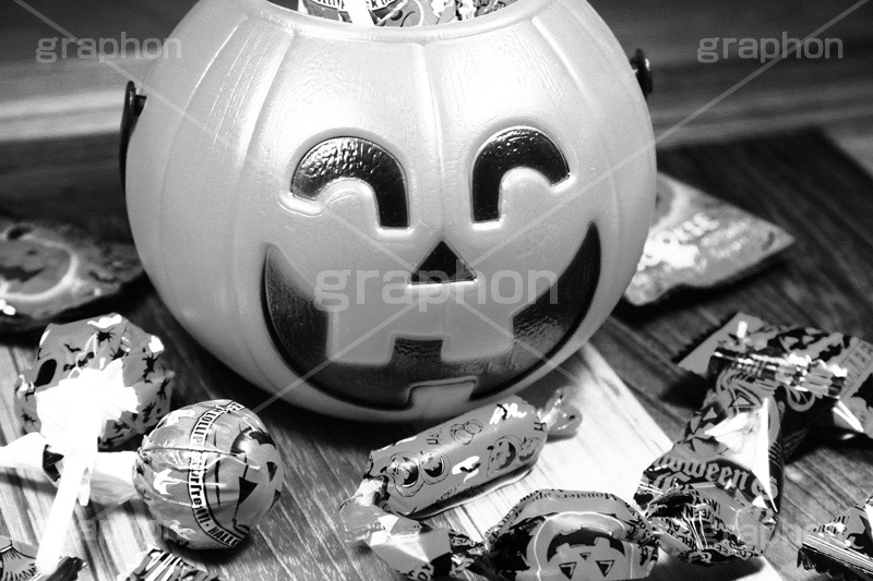 ハロウィンお菓子(モノクロ),モノクロ,白黒,しろくろ,モノクローム,単色画,単彩画,単色