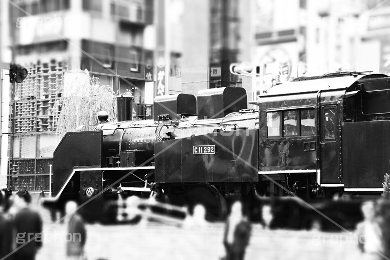 新宿SL広場(モノクロ),モノクロ,白黒,しろくろ,モノクローム,単色画,単彩画,単色