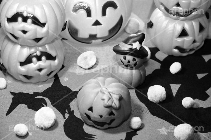 ハロウィンディスプレイ(モノクロ),モノクロ,白黒,しろくろ,モノクローム,単色画,単彩画,単色