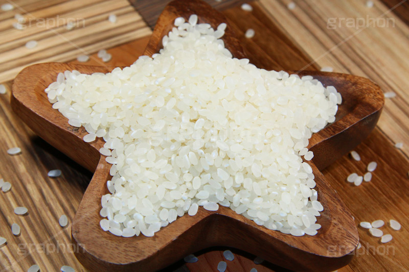 星の皿に米,米,コメ,こめ,ライス,rice,日本,日本食,和食,和,主食,炭水化物,計量,量,白米,cooking,kitchen,キッチン,クッキング,調理,料理,グルメ,白飯,ご飯,japan,食材
