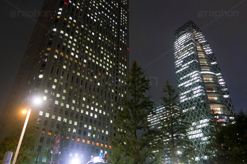 西新宿の夜景,西新宿,新宿区,オフィス,オフィス街,ビジネス街,ビル,高層ビル,西武新宿,夜景,building,night,残業