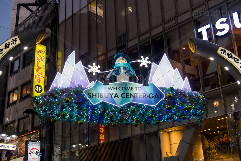 渋谷センター街のイルミネーション,渋谷,センター街,都内,イルミネーション,イルミ,電飾,電球,発光ダイオード,冬,雪だるま,スノーマン,アーチ,飾り,デコレーション,shibuya,illumination,decoration,LED