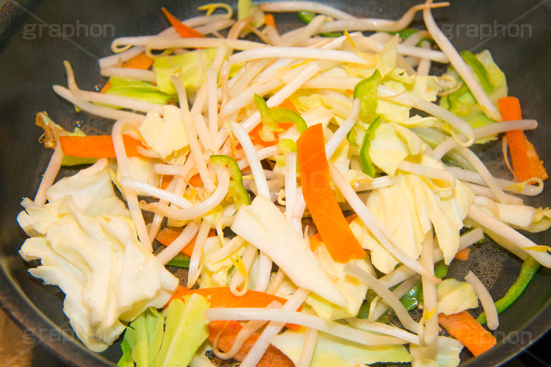 野菜炒め,焼き,日本料理,日本食,和食,野菜,炒め,料理,クッキング,cooking,調理,フライパン,キッチン,kitchen,台所,japan,手作り,自作