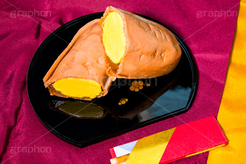 さつまいもアイス,お菓子,菓子,スイーツ,おやつ,dessert,japan,和,和風,甘味,甘い,冷菓子,凍,食後,いも,芋,イモ,さつま芋,サツマイモ,さつまいも,最中,モナカ,もなか
