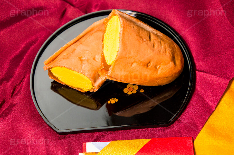さつまいもアイス,お菓子,菓子,スイーツ,おやつ,dessert,japan,和,和風,甘味,甘い,冷菓子,凍,食後,いも,芋,イモ,さつま芋,サツマイモ,さつまいも,最中,モナカ,もなか
