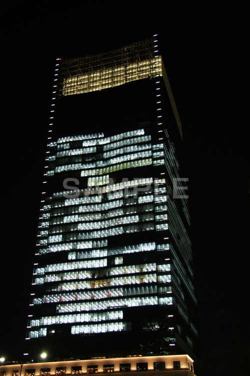 丸の内ビル群,ビル,ビル群,ビジネス街,オフィスビル,丸の内,Tokyo Station City,夜,ライトアップ,残業,building,office
