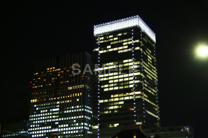 丸の内ビル群,ビル,ビル群,ビジネス街,オフィスビル,丸の内,Tokyo Station City,夜,ライトアップ,building,office