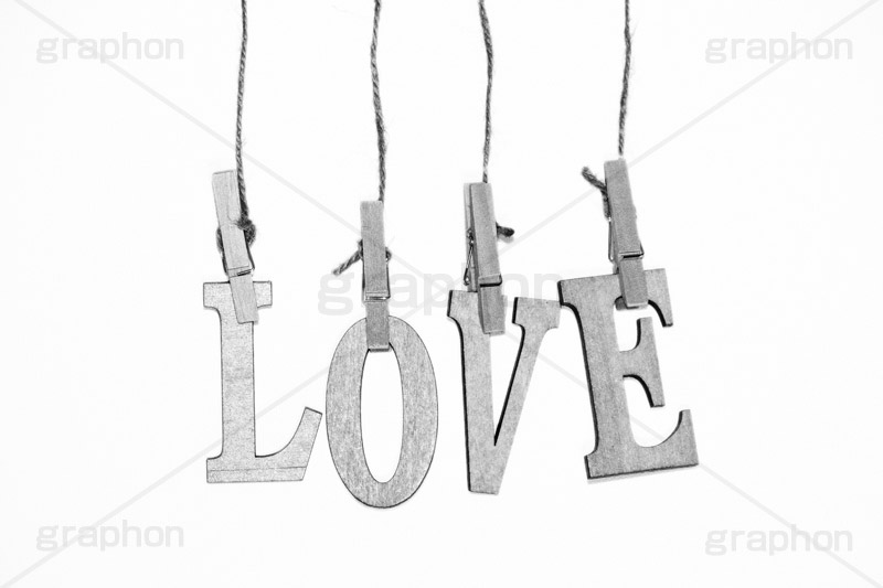LOVE(モノクロ),モノクロ,白黒,しろくろ,モノクローム,単色画,単彩画,単色,文字,ワード,word,keyword,タイトル,title,メッセージ,message,ラブ,らぶ,バレンタイン,valentine,wedding,ウェディング,ホワイトデー