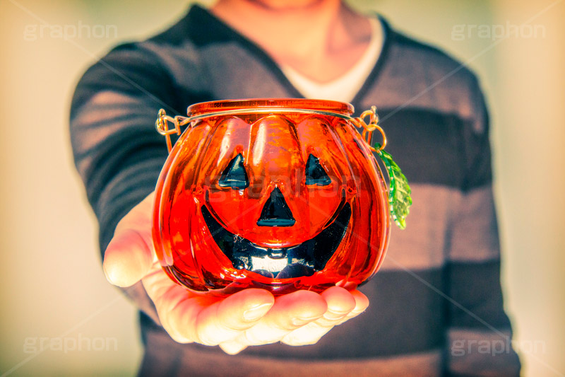 ハロウィン準備(ヴィンテージ),トイカメラ撮影,トイカメラ,ヴィンテージ,ビンテージ,レトロ,お洒落,おしゃれ,オシャレ,味わい,トンネル効果,人
