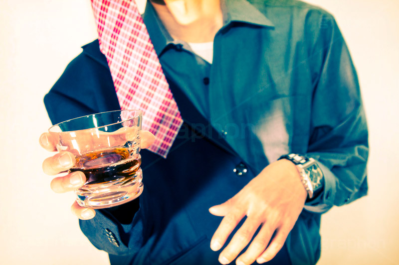 酔っ払いサラリーマン(ヴィンテージ),トイカメラ撮影,トイカメラ,ヴィンテージ,ビンテージ,レトロ,お洒落,おしゃれ,オシャレ,味わい,トンネル効果,人
