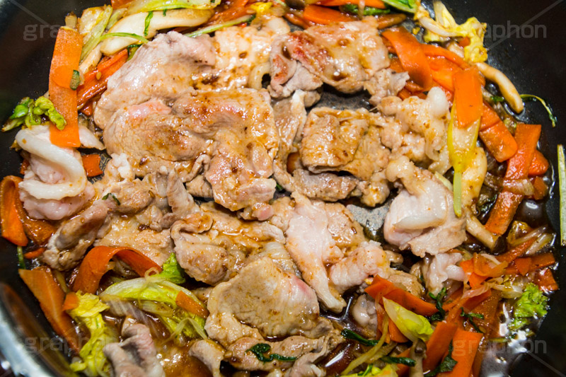 肉野菜炒め,焼肉,焼き肉,肉,炒め,フライパン,野菜,ニンジン,キャベツ,人参,きゃべつ,ポーク,pork,cooking,kitchen,クッキング,キッチン,調理