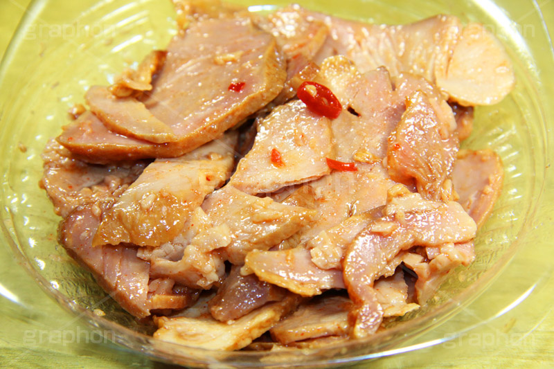 おつまみチャーシュー,つまみ,おつまみ,焼き豚,ポーク,チャーシュー,ピリ辛,甘辛,唐辛子,鷹の爪,肉,惣菜,お惣菜,おかず