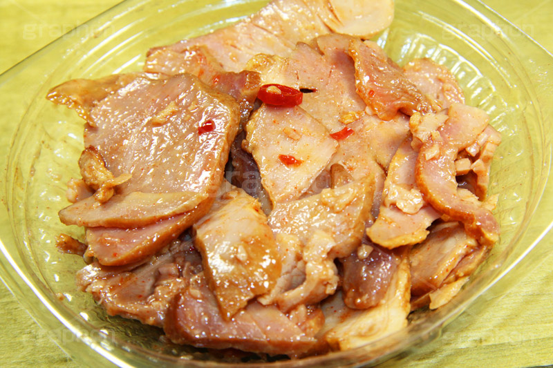 おつまみチャーシュー,つまみ,おつまみ,焼き豚,ポーク,チャーシュー,ピリ辛,甘辛,唐辛子,鷹の爪,肉,惣菜,お惣菜,おかず
