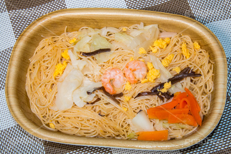 焼きビーフン,焼き,ビーフン,えび,海老,エビ,にんじん,ニンジン,たまご,卵,きゃべつ,キャベツ,米粉,麺類,コンビニ