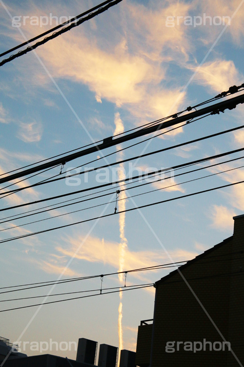 朝焼け-飛行機雲,朝焼け,あさやけ,朝,あさ,早朝,早起き,日の出,染,空,雲,飛行機雲,現象,空/天気,morning