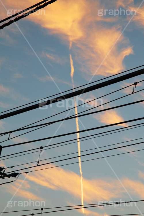 朝焼け-飛行機雲,朝焼け,あさやけ,朝,あさ,早朝,早起き,日の出,染,空,雲,飛行機雲,現象,空/天気,morning
