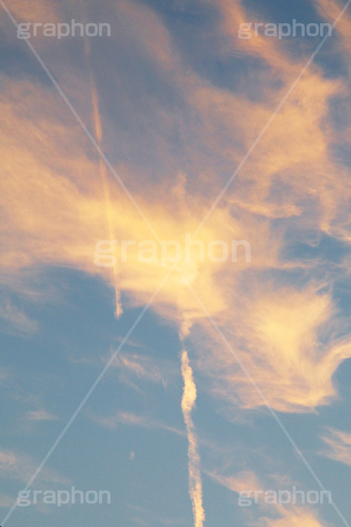 朝焼け-飛行機雲,朝焼け,あさやけ,朝,あさ,早朝,早起き,日の出,染,空,雲,飛行機雲,現象,空/天気,morning
