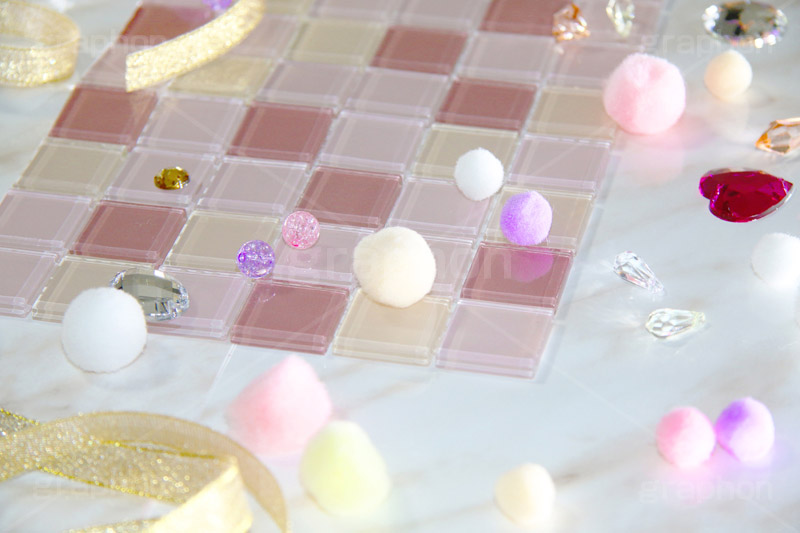 ガーリーアイテム,ガーリー,ガール,女子,女子力,フェミニン,ぽんぽん,ポンポン,リボン,ジュエル,宝石,大理石,キラキラ,カワイイ,かわいい,可愛い,girl,ribon,jewel