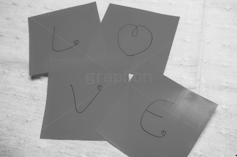 LOVE(モノクロ),モノクロ,白黒,しろくろ,モノクローム,単色画,単彩画,単色