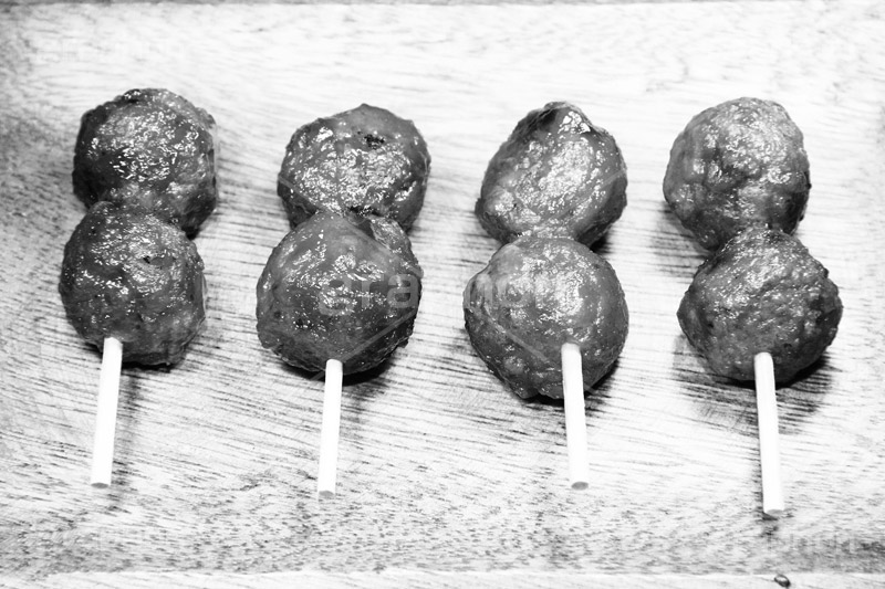 肉団子(モノクロ),モノクロ,白黒,しろくろ,モノクローム,単色画,単彩画,単色