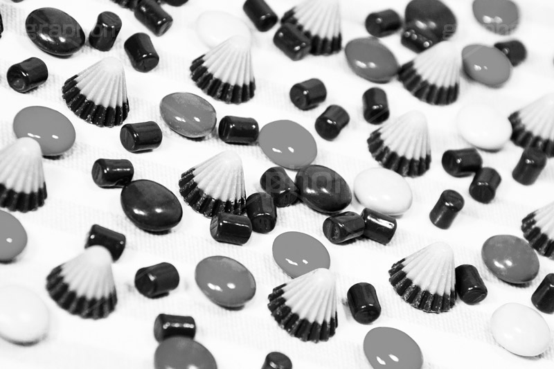 チョコ(モノクロ),モノクロ,白黒,しろくろ,モノクローム,単色画,単彩画,単色