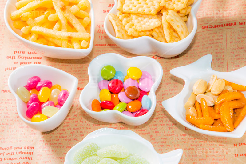 おやつ,菓子,お菓子,スナック,チョコ,ジェリービーンズ,ソフトキャンディ,グミ,煎餅,せんべい,柿ピー,ピーナッツ,こども,子供,子ども,キッズ,kids,snack,chocolate,beans