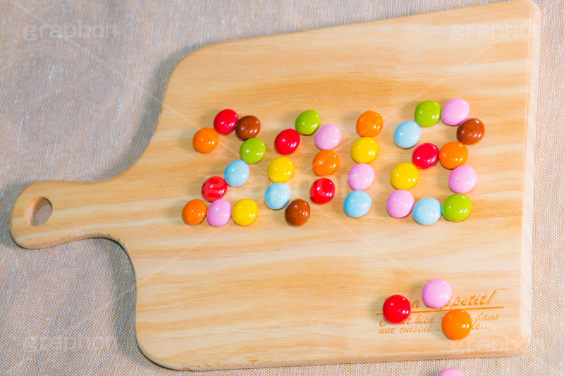 チョコ2017,2017,年号,西暦,年賀状,お正月,マーブル,チョコレート,チョコ,まな板,カラフル,chocolate,colorful