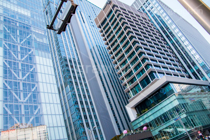 八重洲口のビル群,東京駅,八重洲,駅前,デパート,駅ビル,ビル,大丸,building,japan,shopping,department store,買い物,ショッピング,高層ビル